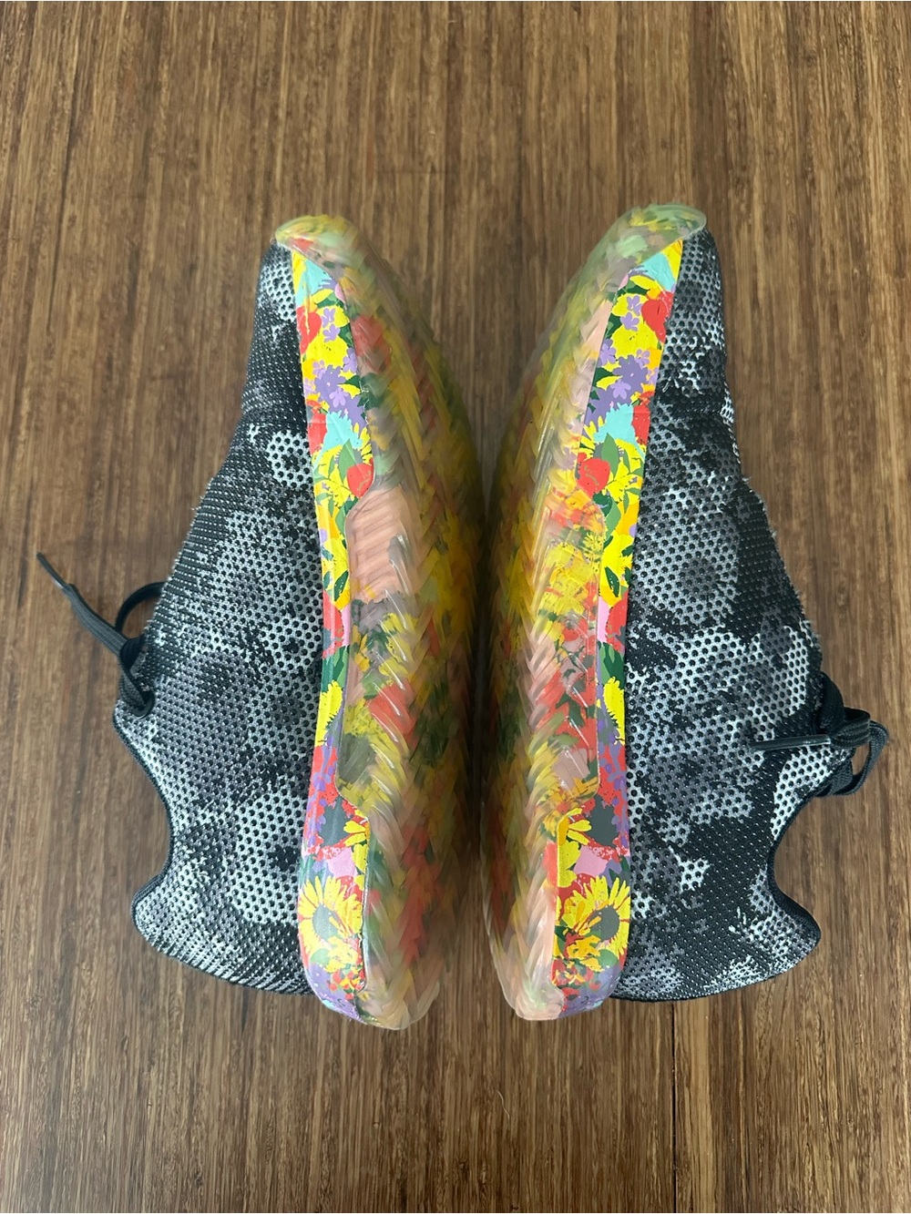 NOBULL Floral Trainer Shoes with 2 additional shoe laces included - Picture 2 of 16